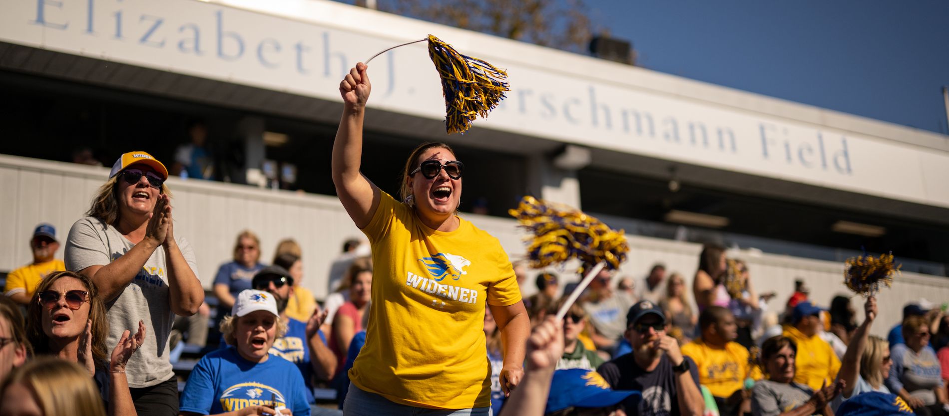 widener families cheer at homecoming