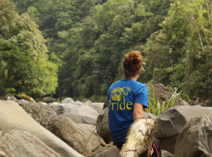 students study in Costa Rica