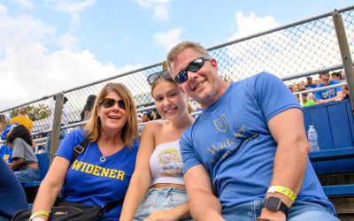 smiling widener family 2400x1500