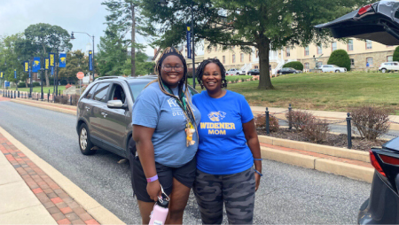 widener mom with daughter on move-in day