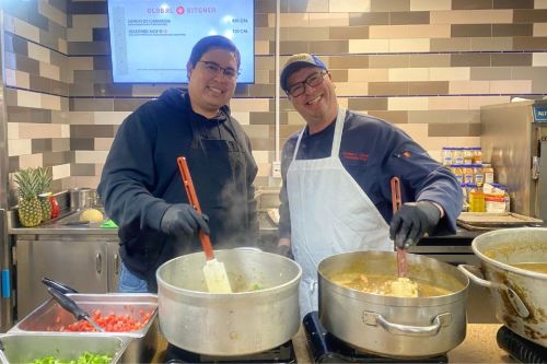 Bryan Lasso Bravo Chef Matt Widener Dining 960 x 640 Bryan Lasso Bravo and Chef Matt serve students in the Pride Cafe.